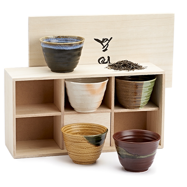 Set 5 tazze (200 cc) in ceramica Giapponese in scatola di legno