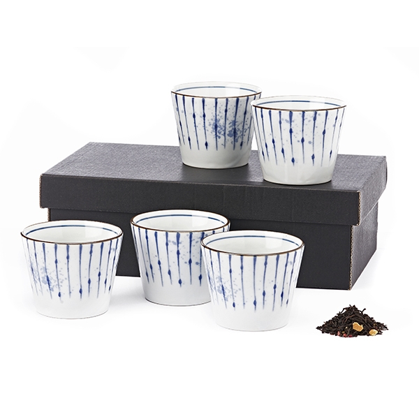 Set of 5 white and blue cups